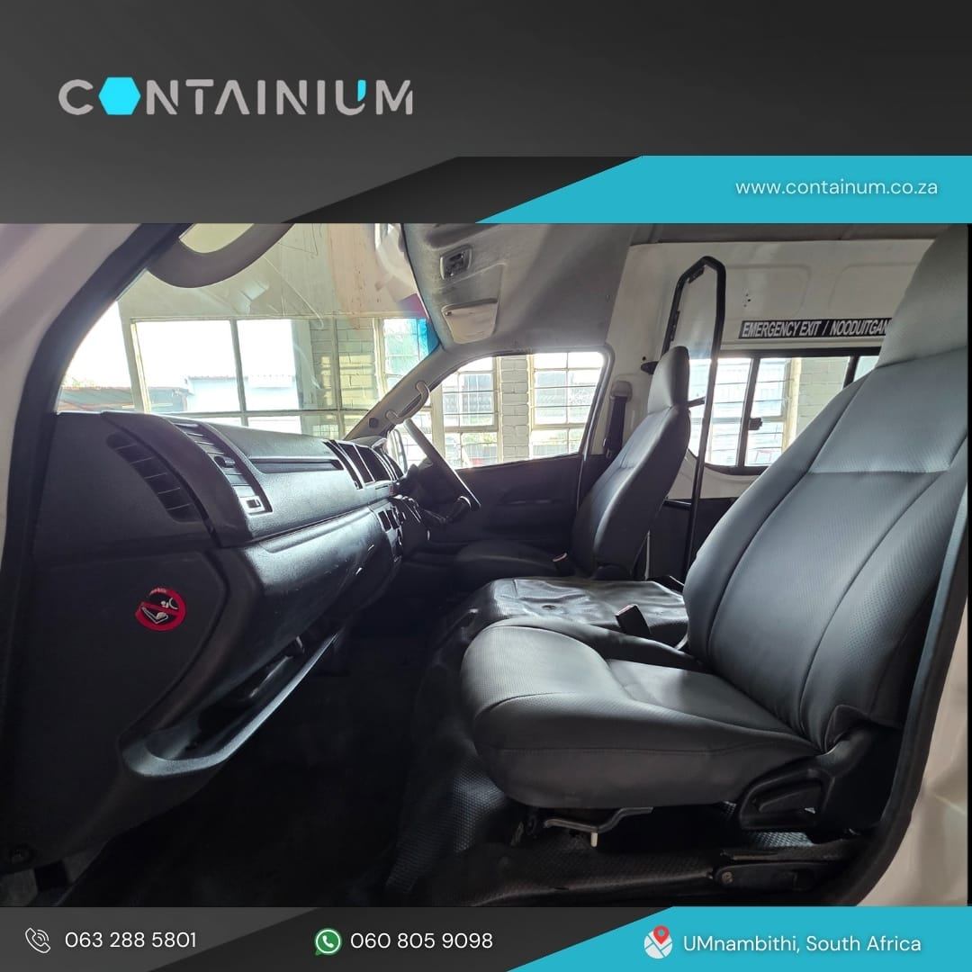 Toyota Quantum Sesfikile Hiace, 16 Seater - Toyota Quantum 2.5 - View 3